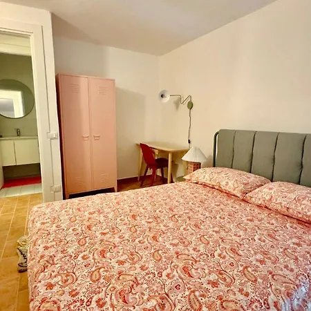 Pink House - Inborgo